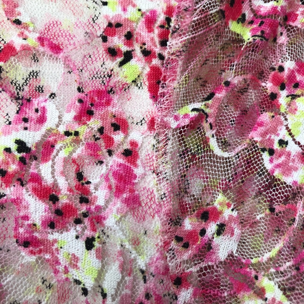 ADORABLE FLOWERY TOP